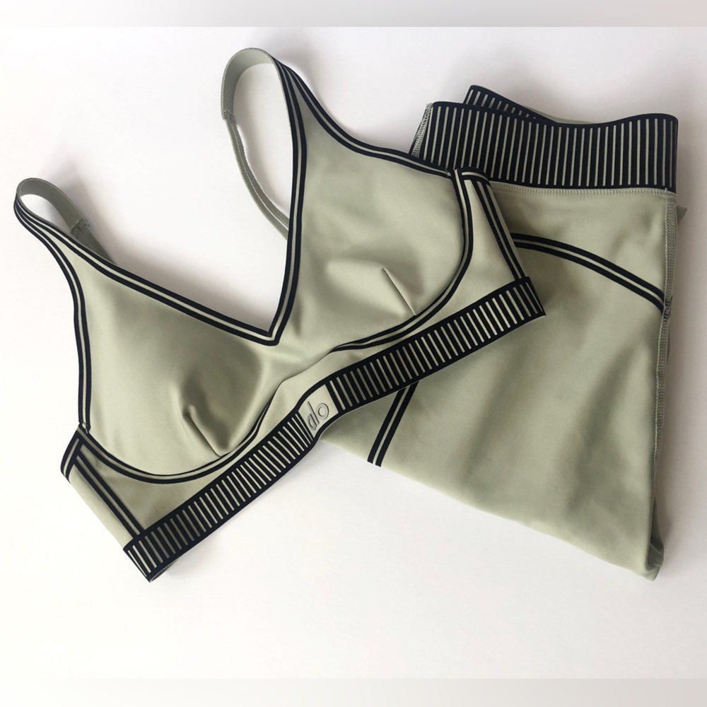 Alo Yoga Set